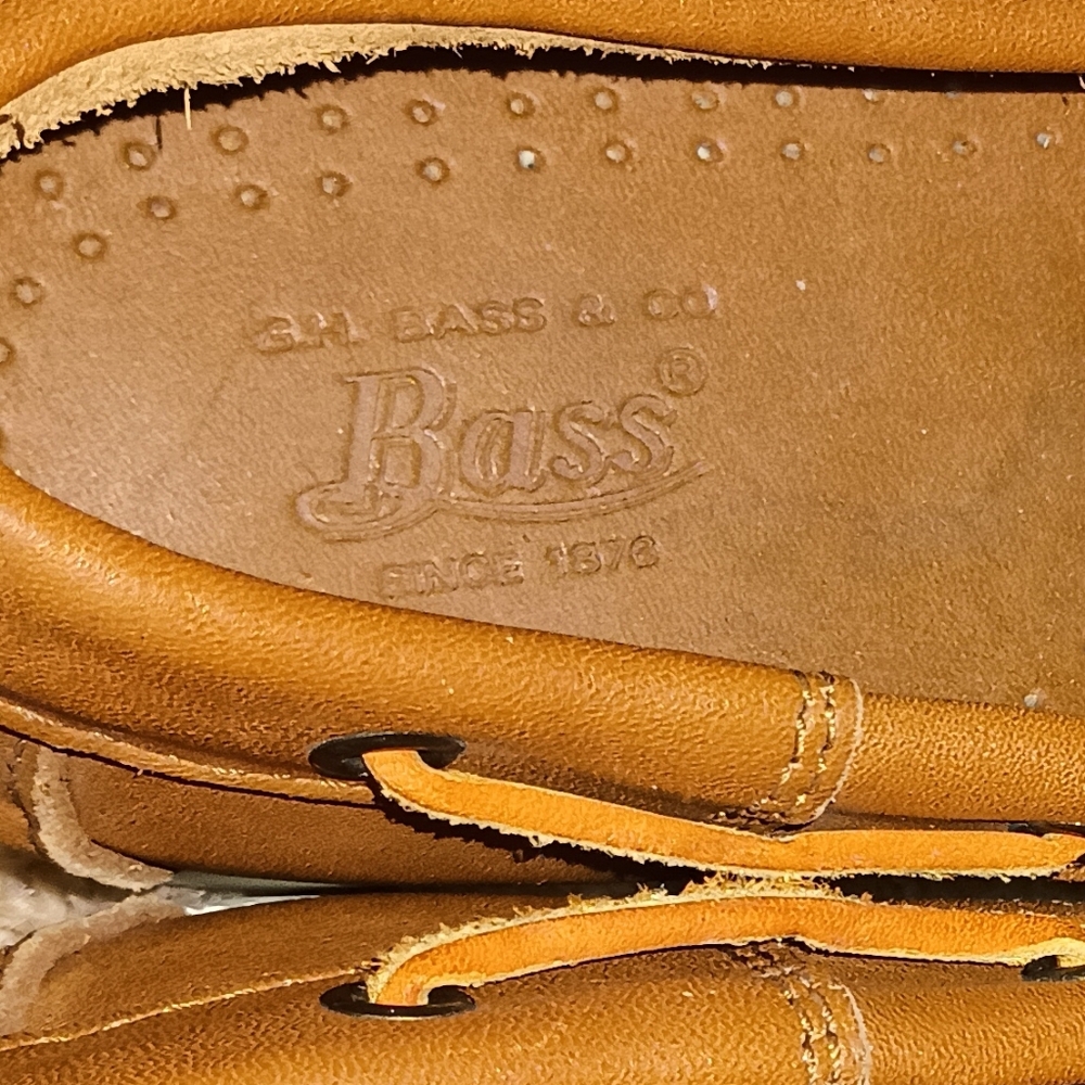 G.H. Bass & Co. Tan Leather Loafers 9W - Picture 2 of 7